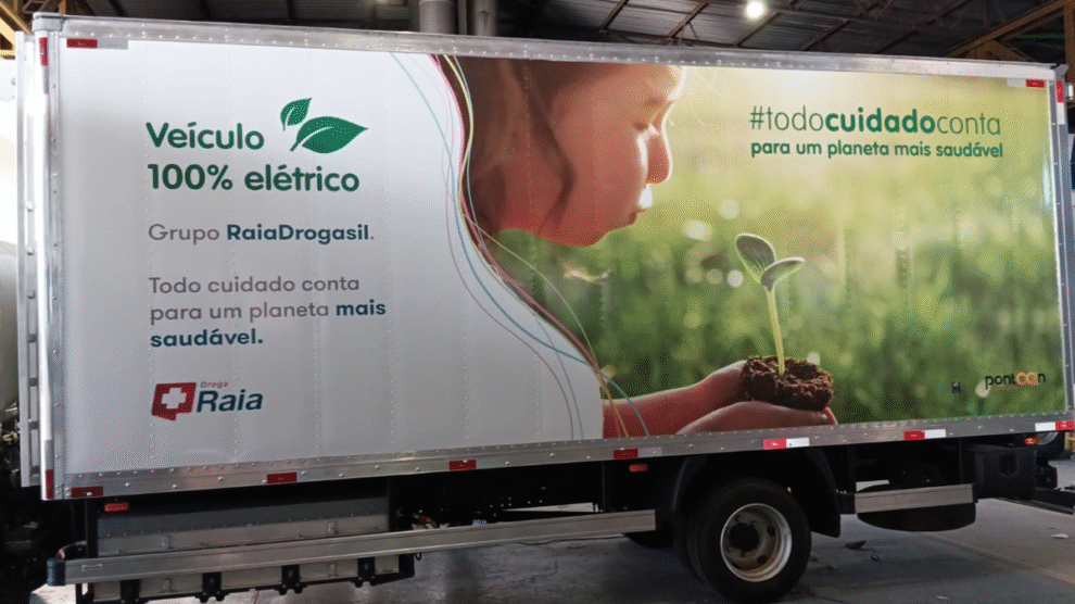 Plotagem em veículos: Personalização de frotas para empresa.